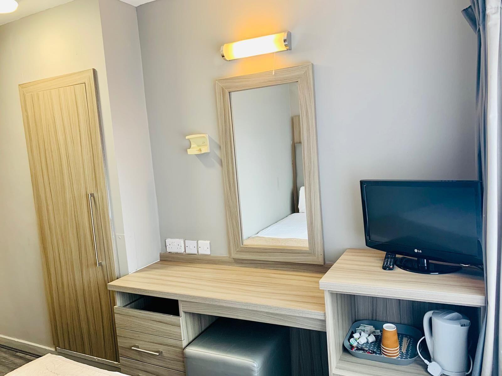 Hotel Lily London Ngoại thất bức ảnh