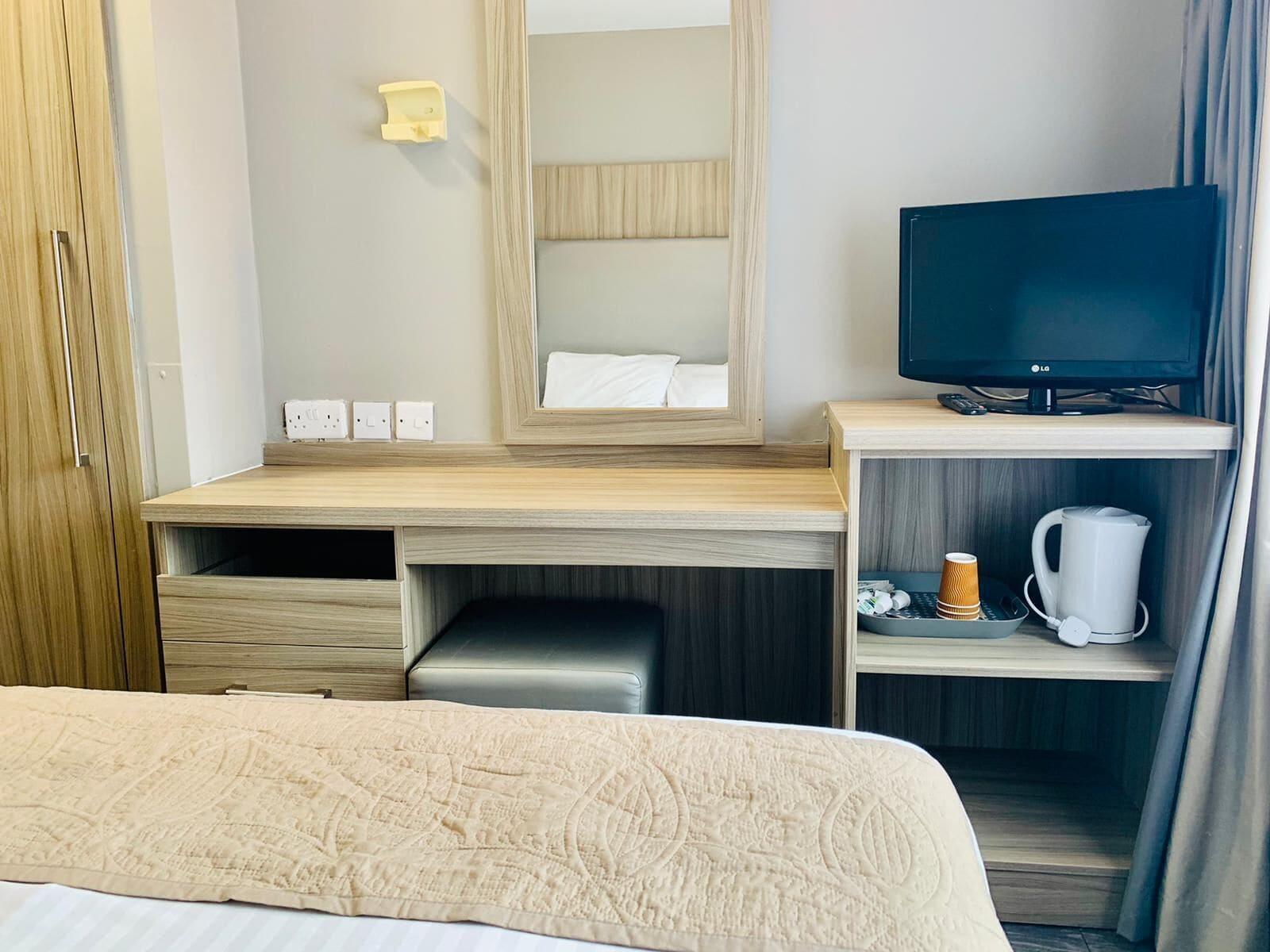 Hotel Lily London Ngoại thất bức ảnh