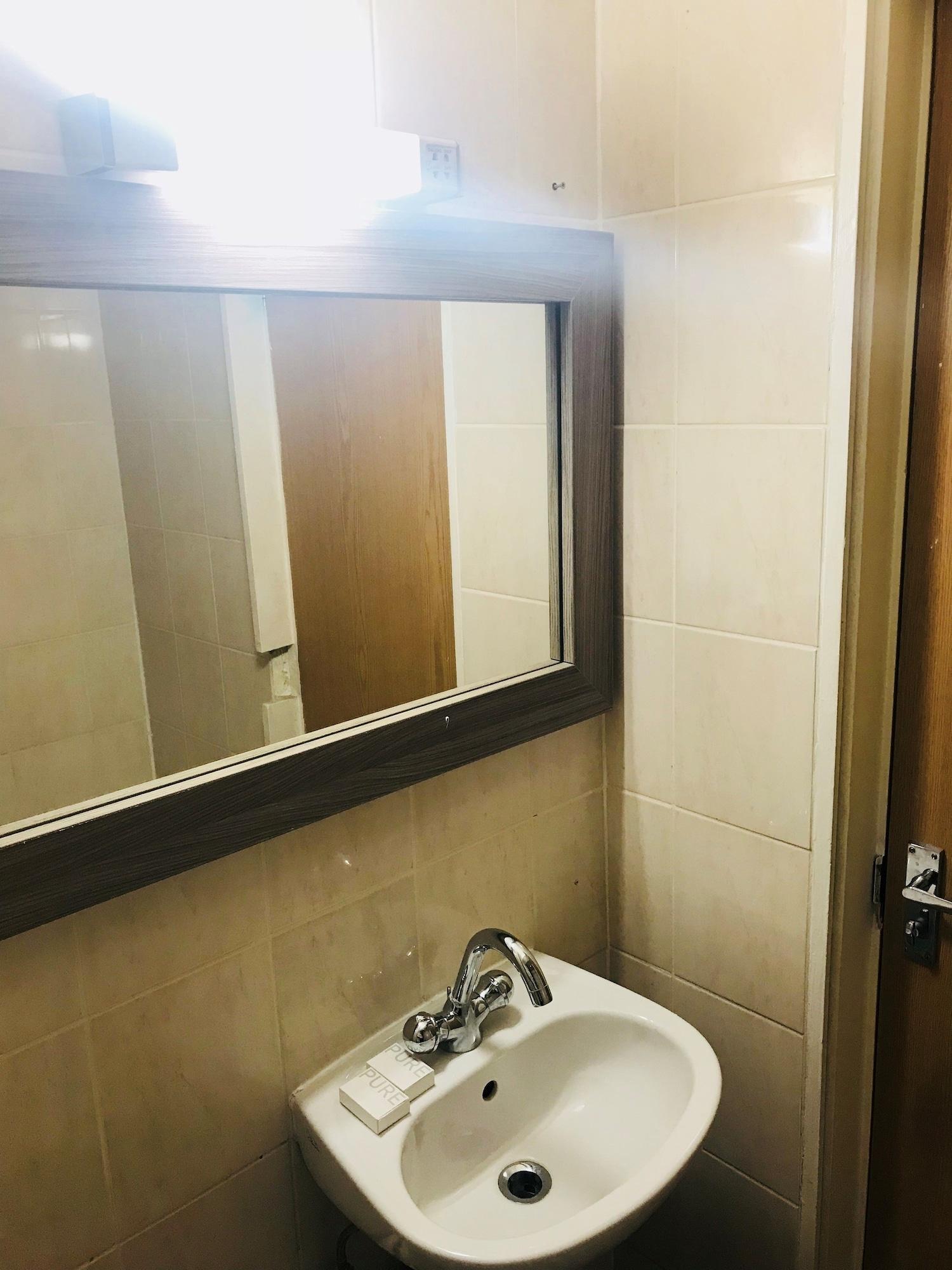 Hotel Lily London Ngoại thất bức ảnh
